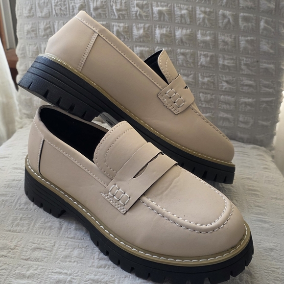 Women's Cream Loafers with Chunky Sole - Picture 2 of 9